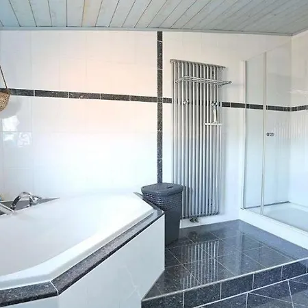 Charmante Mit Balkon Im Herzen Hoffenheims *