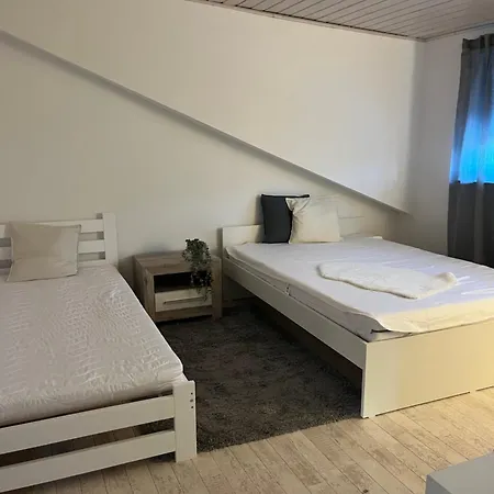 Charmante Mit Balkon Im Herzen Hoffenheims Apartament